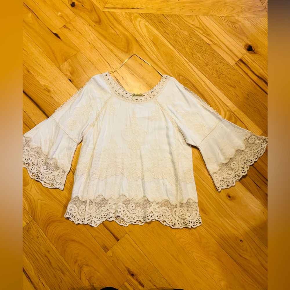 Democracy Cream blouse with intricate lace- NWT